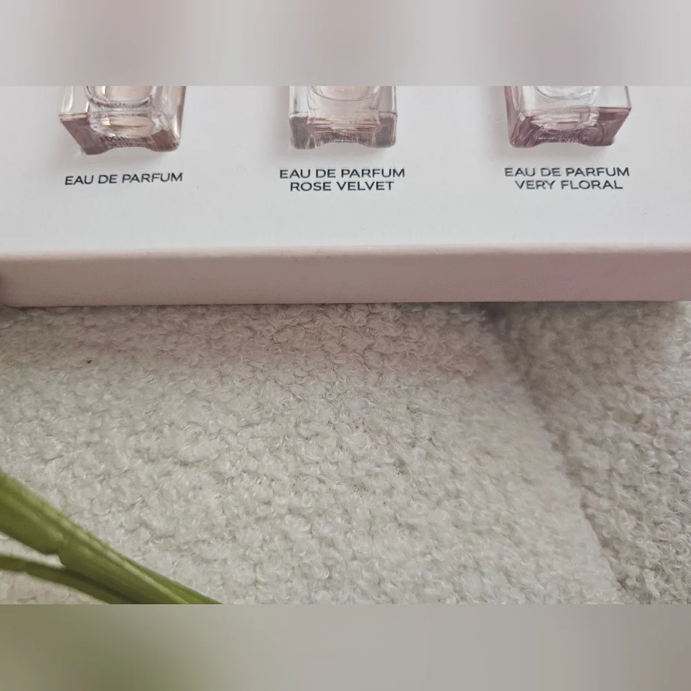 Givenchy bundle: Paper bag, box, bottles and 💄💋 - Picture 11 of 13